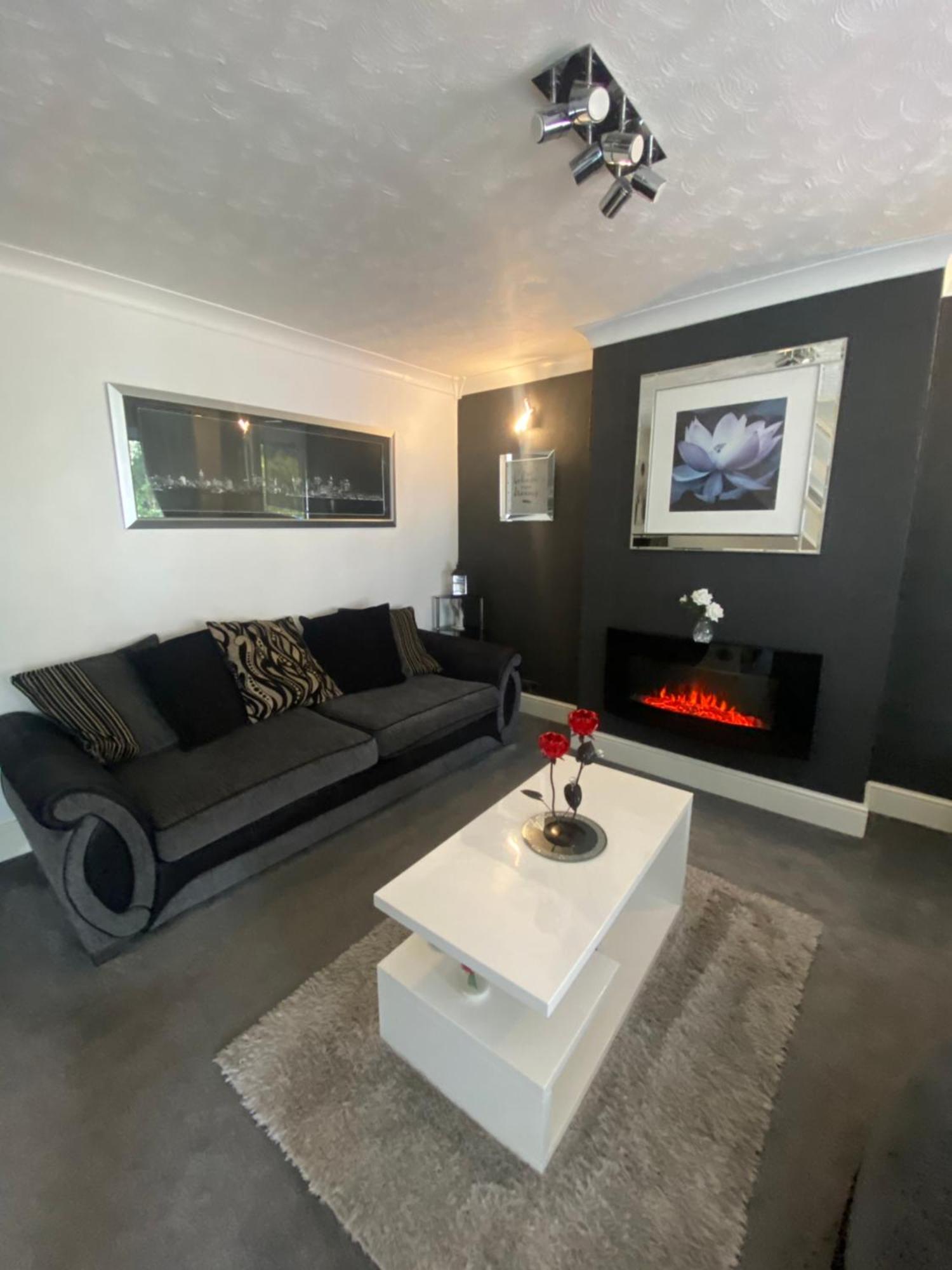 The Brook House - Spacious 3 Bed Home From Home In Burton מראה חיצוני תמונה