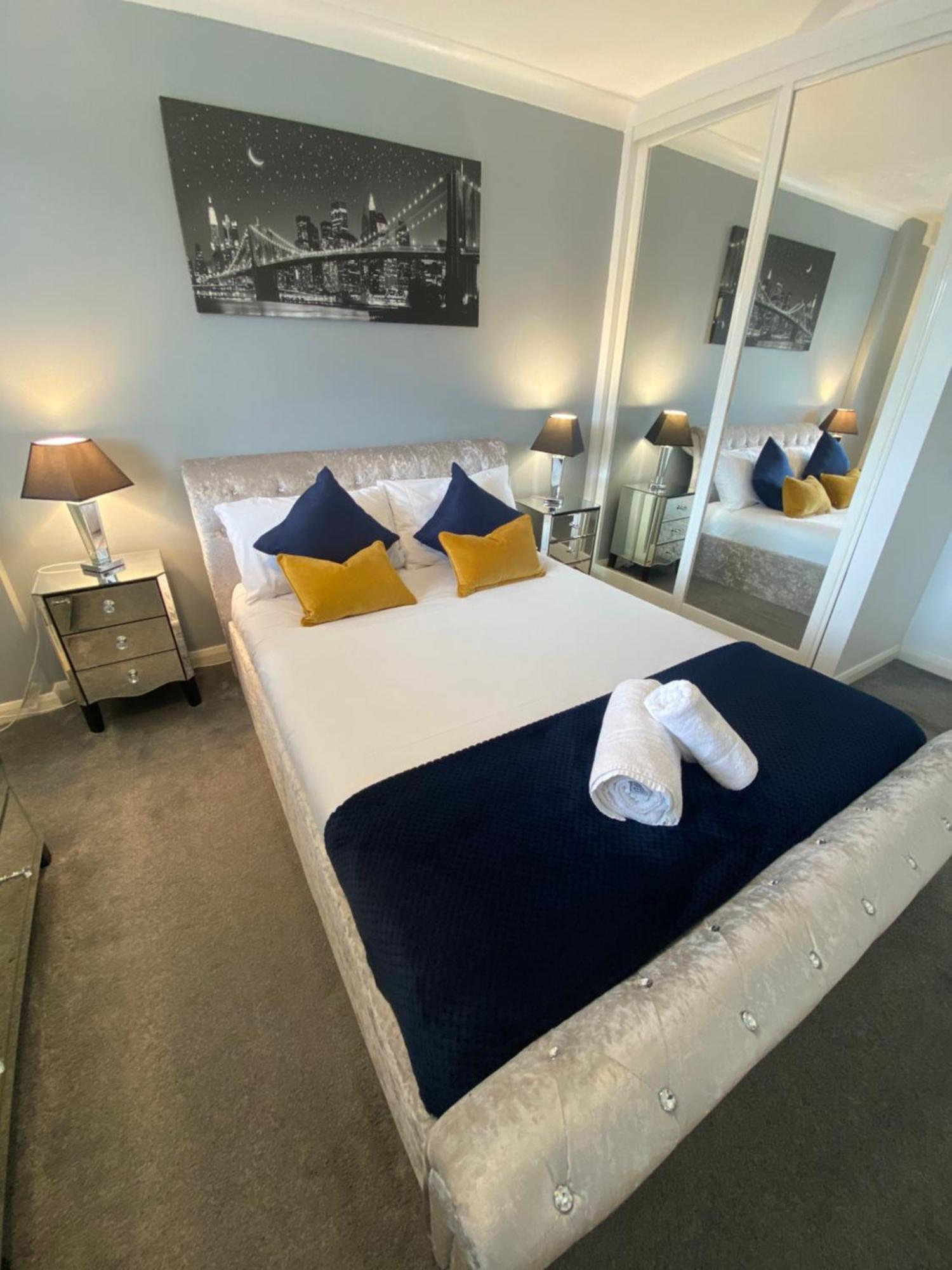 The Brook House - Spacious 3 Bed Home From Home In Burton מראה חיצוני תמונה