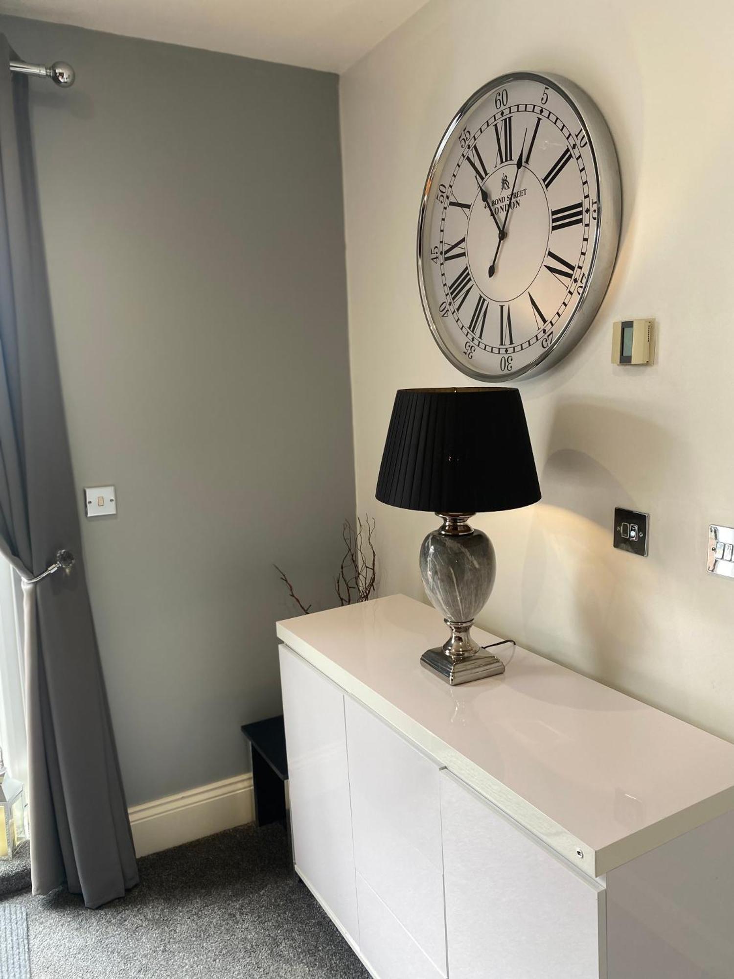 The Brook House - Spacious 3 Bed Home From Home In Burton מראה חיצוני תמונה
