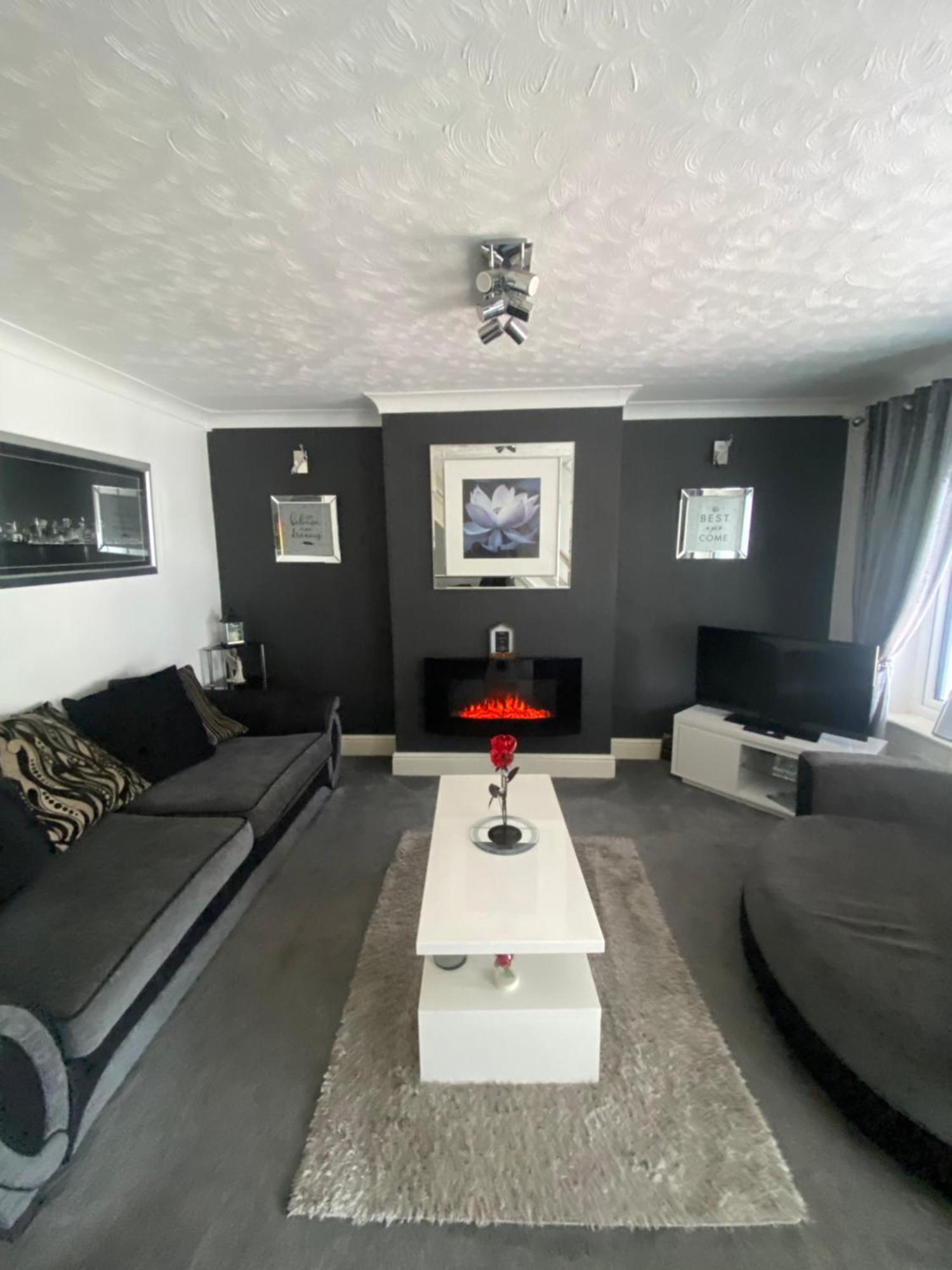 The Brook House - Spacious 3 Bed Home From Home In Burton מראה חיצוני תמונה